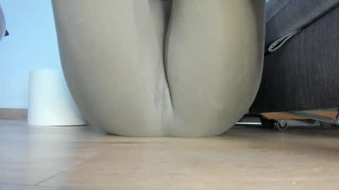 wet_pants2022 online show from April 15, 9:27 am