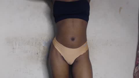 Snapshot of wet_pussy200 chatting on June 11, 8:34 am Bella online show from June 11, 8:34 am