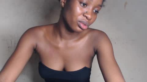 Snapshot of wet_pussy200 chatting on June 13, 10:02 am Bella online show from June 13, 10:02 am