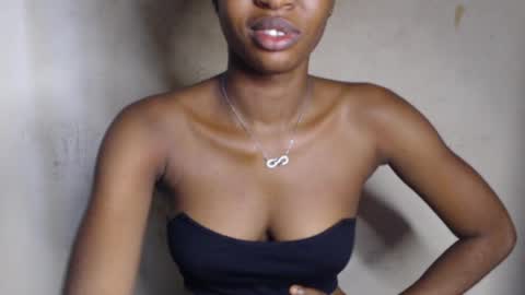 Snapshot of wet_pussy200 chatting on June 14, 9:44 am Bella online show from June 14, 9:44 am