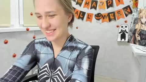 Snapshot of wetcrybaby chatting on October 26, 11:53 pm Sonya online show from October 26, 11:53 pm