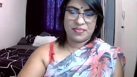 Snapshot of wetindian1971 chatting on February 18, 12:12 pm kavita online show from February 18, 12:12 pm