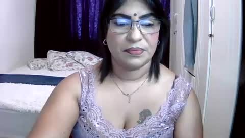 Snapshot of wetindian1971 chatting on February 25, 10:03 am kavita online show from February 25, 10:03 am