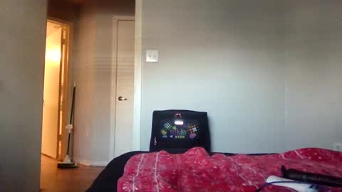 Snapshot of wetkyliecreams chatting on February 8, 10:08 pm Kylie online show from February 8, 10:08 pm