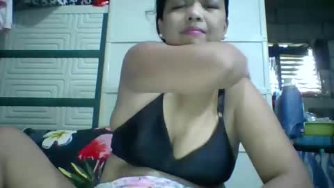 Snapshot of wetpussie4_you chatting on September 27, 6:29 am wetpussie4_you online show from September 27, 6:29 am