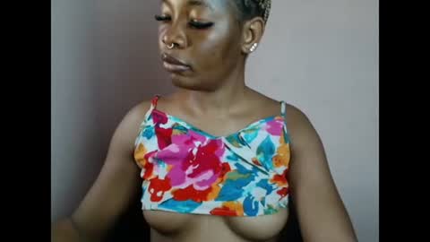 Snapshot of wetxxbabe chatting on February 4, 8:53 am wetxxbabe online show from February 4, 8:53 am