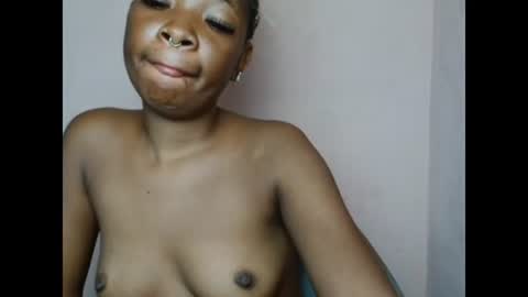 Snapshot of wetxxbabe chatting on February 14, 8:55 am wetxxbabe online show from February 14, 8:55 am