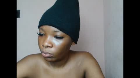 Snapshot of wetxxbabe chatting on February 15, 8:35 am wetxxbabe online show from February 15, 8:35 am