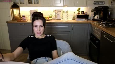 Snapshot of whats_her_name chatting on January 22, 12:59 am Victoria Maria online show from January 22, 12:59 am