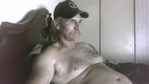 Snapshot of wheenidude chatting on May 11, 12:00 pm wheenidude online show from May 11, 12:00 pm