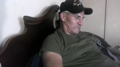 Snapshot of wheenidude chatting on May 15, 7:32 pm wheenidude online show from May 15, 7:32 pm