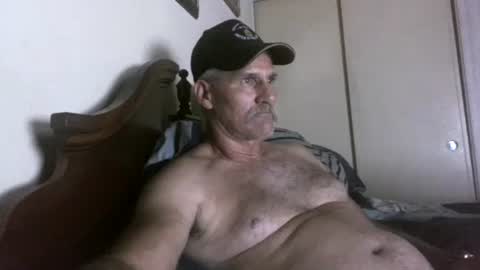 Snapshot of wheenidude chatting on May 22, 8:42 am wheenidude online show from May 22, 8:42 am