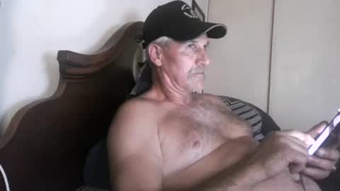 Snapshot of wheenidude chatting on May 24, 10:48 pm wheenidude online show from May 24, 10:48 pm
