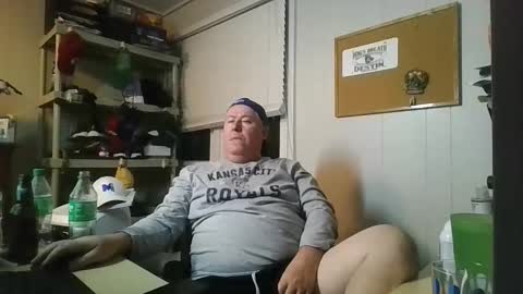 whiskyguy47 online show from November 9, 3:38 am