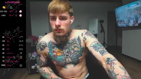 Snapshot of white_king999 chatting on December 5, 4:53 am Max online show from December 5, 4:53 am