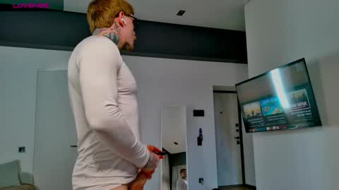 Max online show from March 29, 11:43 am