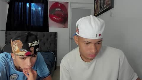 white online show from March 25, 8:04 pm