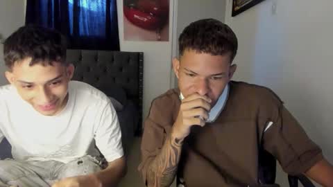 white online show from April 5, 6:49 pm