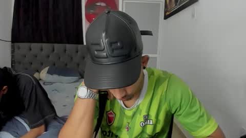 white online show from April 8, 11:37 pm