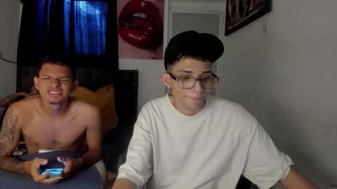 white online show from April 9, 7:08 pm