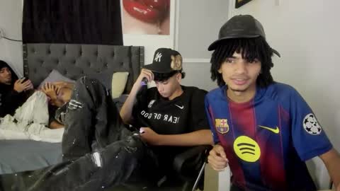 white online show from April 11, 7:45 am