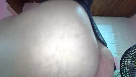 Snapshot of white_sexy_ chatting on January 8, 12:26 pm white_sexy_ online show from January 8, 12:26 pm