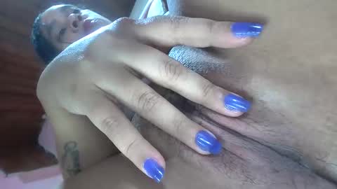 Snapshot of white_sexy_ chatting on February 10, 9:47 pm white_sexy_ online show from February 10, 9:47 pm