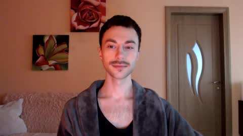 Tom online show from March 31, 11:21 am