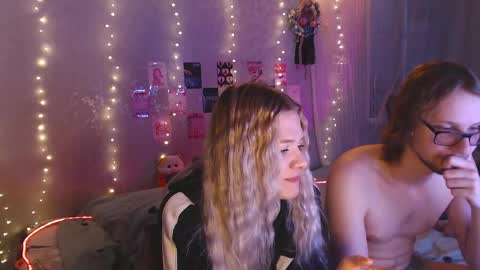 Melania and Mikey online show from April 15, 2:57 pm