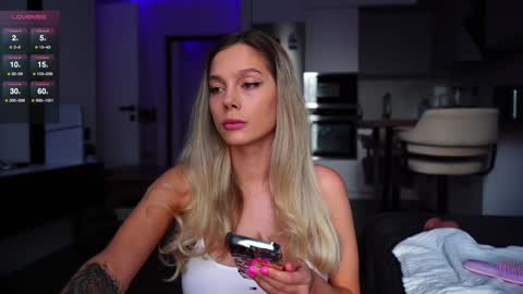 Snapshot of whitebanny chatting on January 20, 7:36 am Kate online show from January 20, 7:36 am