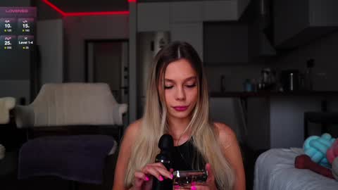 Snapshot of whitebanny chatting on January 25, 9:26 am Kate online show from January 25, 9:26 am