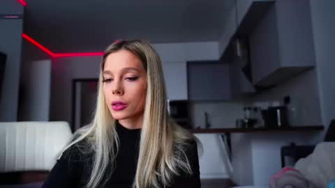 Snapshot of whitebanny chatting on February 21, 9:02 am Kate online show from February 21, 9:02 am