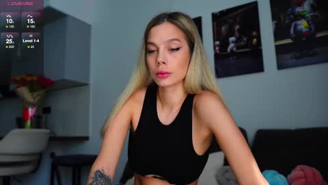 Snapshot of whitebanny chatting on March 10, 9:53 am Kate online show from March 10, 9:53 am