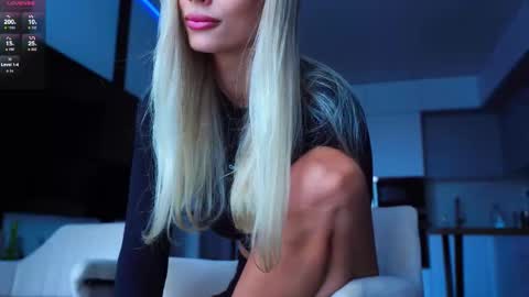 Snapshot of whitebanny chatting on September 14, 8:35 am Kate online show from September 14, 8:35 am