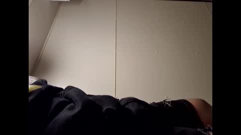 whiteboi9284 online show from November 24, 12:21 am