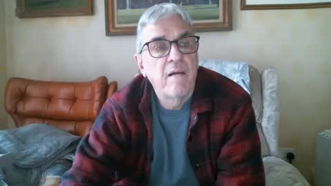 whitebriefs009 online show from January 5, 1:15 pm