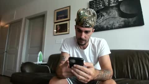 Snapshot of whitechocalate91 chatting on October 2, 6:15 pm just str8 stud nut 1000 online show from October 2, 6:15 pm