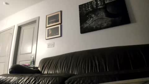 Snapshot of whitechocalate91 chatting on November 9, 9:18 am just str8 stud nut 1000 online show from November 9, 9:18 am