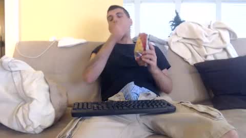 Snapshot of whitemeat321 chatting on July 20, 6:43 pm whitemeat321 online show from July 20, 6:43 pm