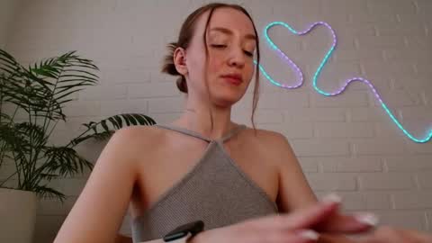 Snapshot of whiteprincessluna chatting on April 28, 1:05 pm You wont find me here on Saturdays and Sundays online show from April 28, 1:05 pm