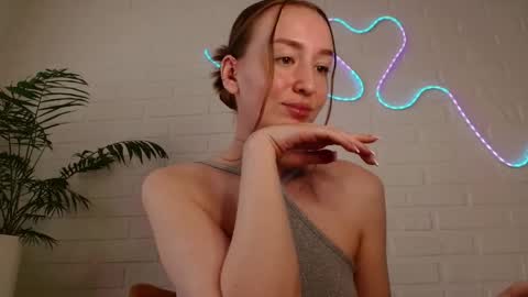 Snapshot of whiteprincessluna chatting on May 10, 1:05 pm You wont find me here on Saturdays and Sundays online show from May 10, 1:05 pm