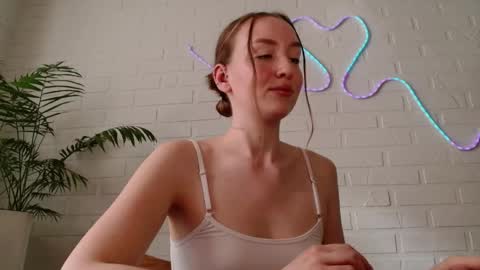 Snapshot of whiteprincessluna chatting on May 11, 2:45 pm You wont find me here on Saturdays and Sundays online show from May 11, 2:45 pm