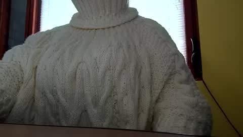 whitesweater online show from October 28, 7:01 am