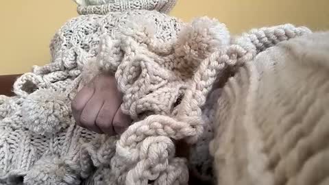 whitesweater online show from April 2, 6:55 am