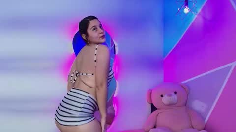 Snapshot of whitney_brown_ chatting on February 12, 1:28 pm Whitney online show from February 12, 1:28 pm