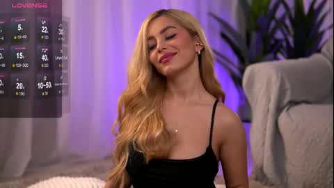 whitneyandrews online show from December 18, 4:40 am