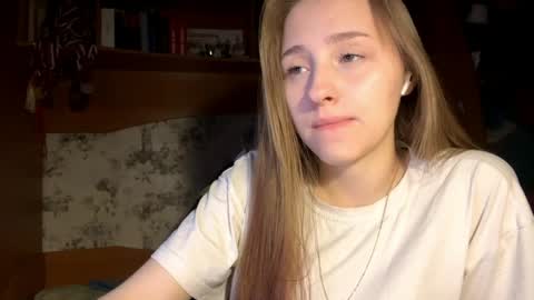 Vicky online show from April 5, 8:28 pm