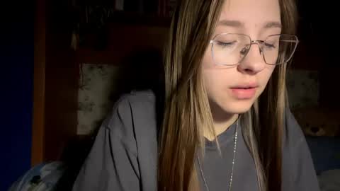 Vicky online show from April 8, 9:37 pm