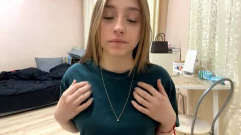 Vicky online show from April 15, 7:32 pm