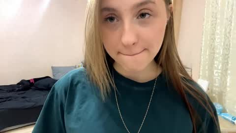 Vicky online show from April 15, 7:58 pm